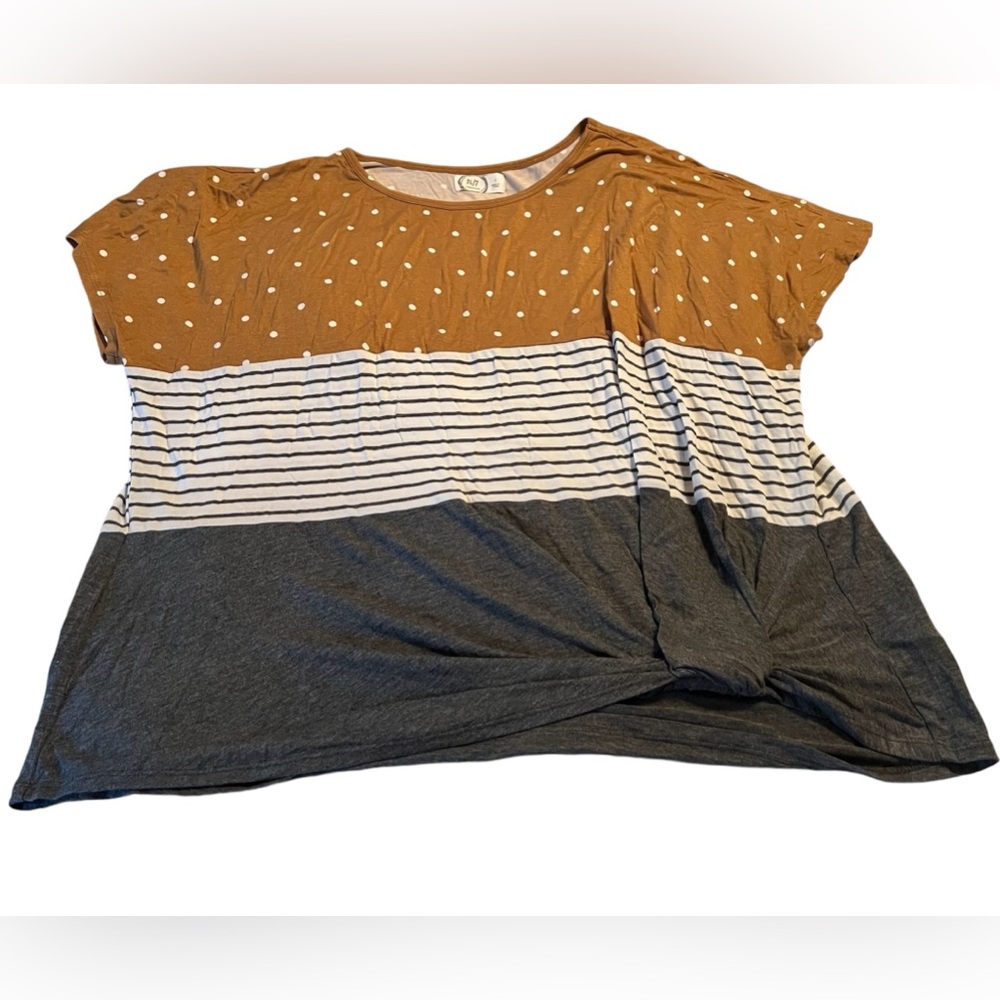 Women’s Maurice’s top - Picture 1 of 3